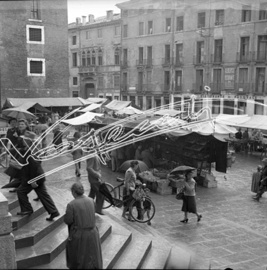 Piazza delle Erbe. pellicola-negativo colore -6X6