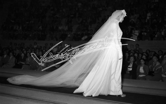 Fiera Campionaria di Vicenza 1951: Alta Moda al Teatro Olimpico. Pellicola - negativo bianco e nero f.to mm 60x90