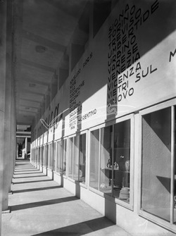 Fiera Campionaria di Vicenza 1949 Padiglione della Ceramica Fiera Campionaria di Vicenza 1949 Padiglione della Ceramica