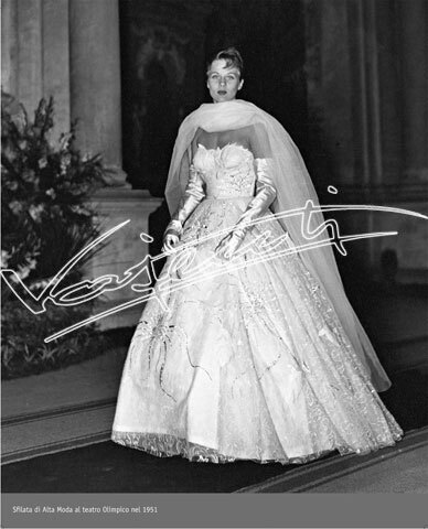 Fiera Campionaria di Vicenza 1951 : Alta Moda al Teatro Olimpico. File digitale MB 100