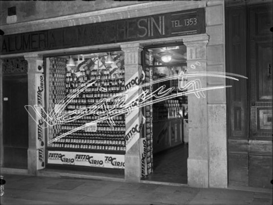 Salumeria L. Marchesini. lastra di vetro - negativo bianco e nero fto mm 180x240