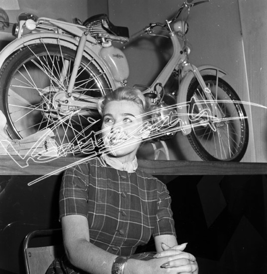 Fiera Campionaria di Vicenza 1956: Edy Campagnoli. Pellicola - negativo bianco e nero fto mm 60x60