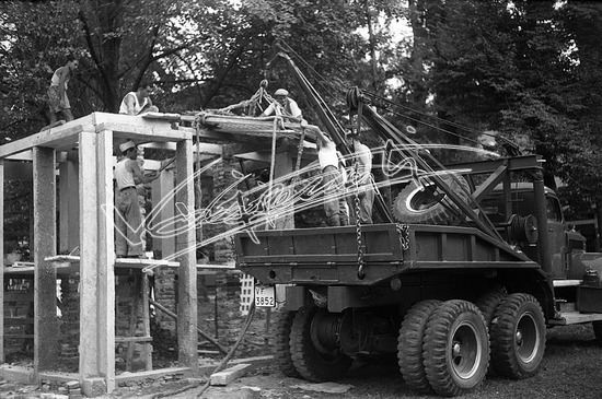 Fiera Campionaria di Vicenza 1949: Allestimento padiglioni. Pellicola - negativo bianco e nero f.to mm 60x90