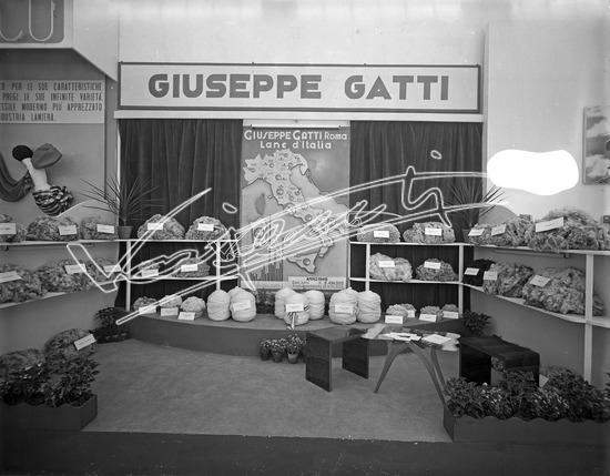 Fiera Campionaria di Vicenza 1949 : Stand Lanificio Giuseppe Gatti. Lastra di vetro - negativo bianco e nero fto mm 240X300