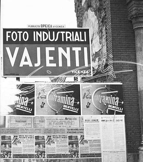 Vajenti - La storia. pellicola negativo B&N f.to cm 6x9