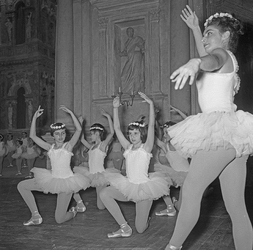 Scuola di danza Vanna Busolini Scuola di danza Vanna Busolini