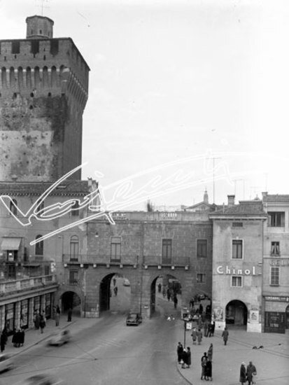 Porta Castello. lastra di vetro - negativo bianco e nero fto mm 90x120