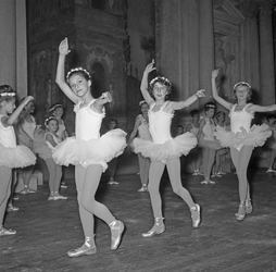 Scuola di danza Vanna Busolini Scuola di danza Vanna Busolini