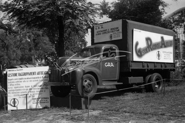 Fiera Campionaria di Vicenza 1947 Esposizione G.R.A. Fiera Campionaria di Vicenza 1947 Esposizione G.R.A.