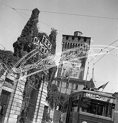 Fiera Campionaria di Vicenza 1946 : Ingresso. pellicola - negativo bianco e nero fto mm 60X60