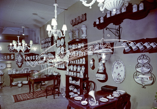 Fiera Campionaria di Vicenza 1965 : Padiglione della Ceramica. Pellicola - negativo colori f.to mm 130X180