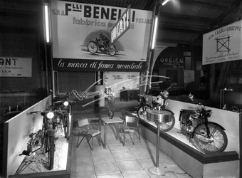 Fiera Campionaria di Vicenza 1950 Stand F.lli Benelli Fabbrica Motocicli Fiera Campionaria di Vicenza 1950 Stand F.lli Benelli Fabbrica Motocicli