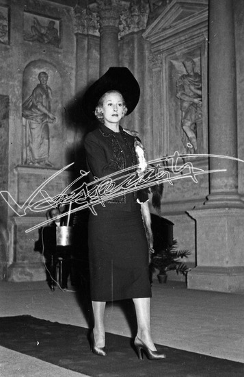Fiera Campionaria di Vicenza 1949: Alta Moda al Teatro Olimpico. Pellicola - negativo bianco e nero f.to mm 24X36