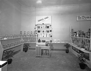 Fiera Campionaria di Vicenza 1950 Padiglione della lana Fiera Campionaria di Vicenza 1950 Padiglione della lana