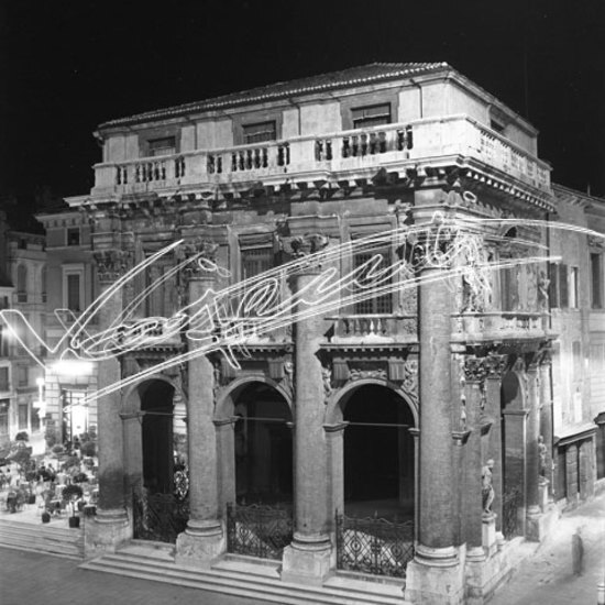 Loggia del Capitanio : Piazza dei Signori. pellicola - negativo bianco e nero fto mm 60x60