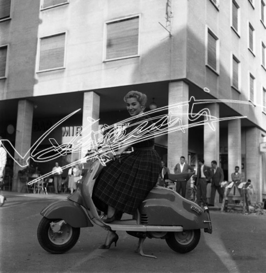 Fiera Campionaria di Vicenza 1956: Edy Campagnoli. Pellicola - negativo bianco e nero fto mm 60x60