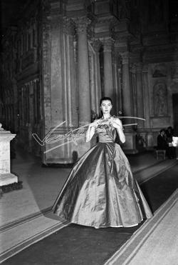 Fiera Campionaria di Vicenza 1951 Alta Moda al Teatro Olimpico Fiera Campionaria di Vicenza 1951 Alta Moda al Teatro Olimpico
