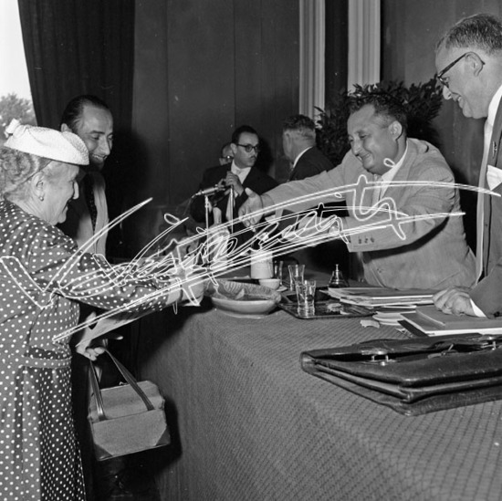 Fiera Campionaria di Vicenza 1956: Congresso ceramisti. Pellicola - negativo bianco e nero fto mm 60x60