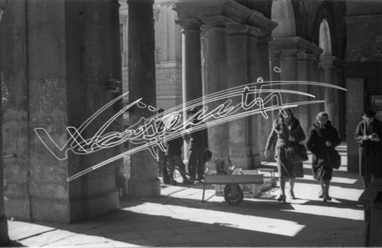 Piazza delle Erbe. pellicola - negativo bianco e nero fto mm 24X36