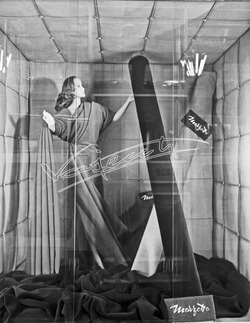 Fiera Campionaria di Vicenza 1952 Stand Lanificio Marzotto