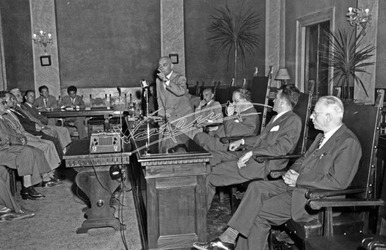 Fiera Campionaria di Vicenza 1953 Mostra della Produttività Convegno in Camera di Commercio Fiera Campionaria di Vicenza 1953 Mostra della Produttività Convegno in Camera di Commercio