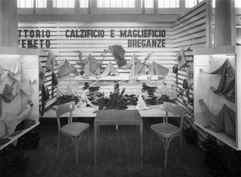 Fiera Campionaria di Vicenza 1950 Stand Calzificio Maglificio di Breganze Fiera Campionaria di Vicenza 1950 Stand Calzificio Maglificio di Breganze