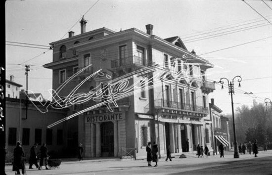 Ristorante Colotti. pellicola - negativo bianco e nero fto mm 60x90