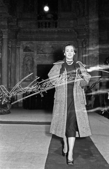 Fiera Campionaria di Vicenza 1949: Alta Moda al Teatro Olimpico. Pellicola - negativo bianco e nero f.to mm 24X36