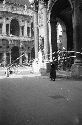 Piazza dei Signori. pellicola - negativo bianco e nero fto mm 60x90