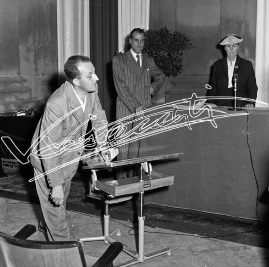 Fiera Campionaria di Vicenza 1956: Arredamenti Meneghello. Pellicola - negativo bianco e nero fto mm 60x60