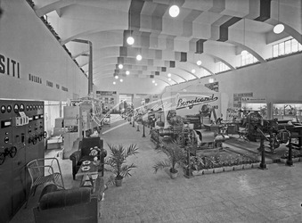 Fiera Campionaria di Vicenza 1953 Padiglione della Ceramica Fiera Campionaria di Vicenza 1953 Padiglione della Ceramica