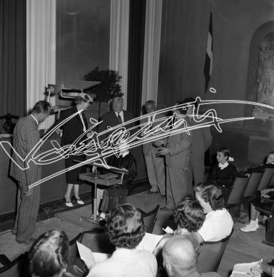 Fiera Campionaria di Vicenza 1956: Arredamenti Meneghello. Pellicola - negativo bianco e nero fto mm 60x60