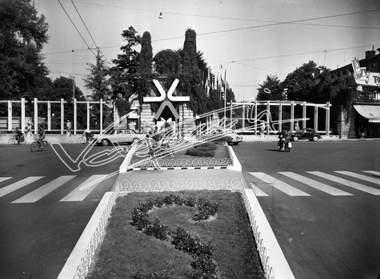 Fiera Campionaria di Vicenza 1959: Ingresso. Lastra di vetro - negativo bianco e nero fto mm 90x120