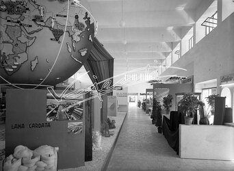 Fiera Campionaria di Vicenza 1949 Stand Segretariato Internazionale della Lana Fiera Campionaria di Vicenza 1949 Stand Segretariato Internazionale della Lana