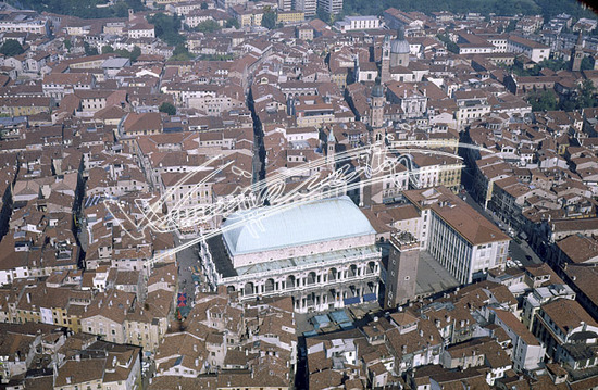 Vicenza: Foto aerea. Pellicola - diapositiva colore f.to mm 60X90
