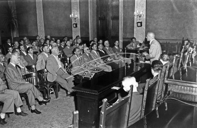 Fiera Campionaria di Vicenza 1953 Mostra della Produttività Convegno in Camera di Commercio Fiera Campionaria di Vicenza 1953 Mostra della Produttività Convegno in Camera di Commercio