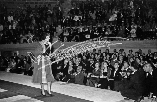 Fiera Campionaria di Vicenza 1949: Alta Moda al Teatro Olimpico. Pellicola - negativo bianco e nero f.to mm 24X36