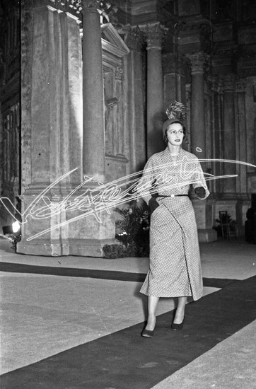 Fiera Campionaria di Vicenza 1949: Alta Moda al Teatro Olimpico. Pellicola - negativo bianco e nero f.to mm 24X36