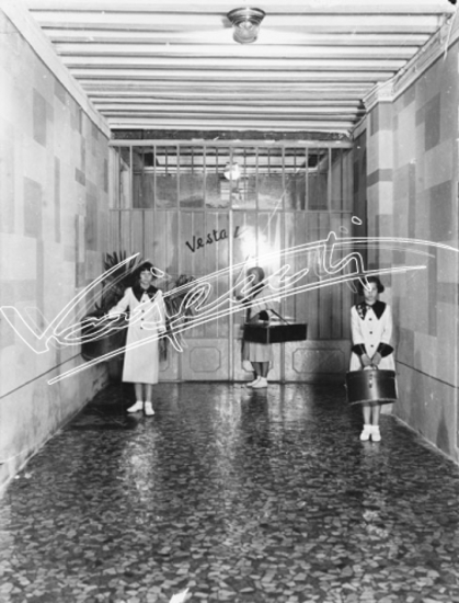 Vesta : Atelier di alta moda. lastra di vetro - negativo bianco e nero fto mm 180x240