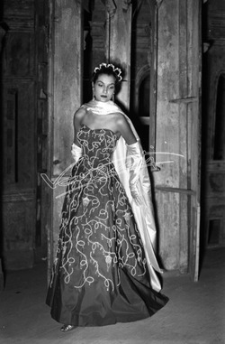 Fiera Campionaria di Vicenza 1951 Alta Moda al Teatro Olimpico Fiera Campionaria di Vicenza 1951 Alta Moda al Teatro Olimpico