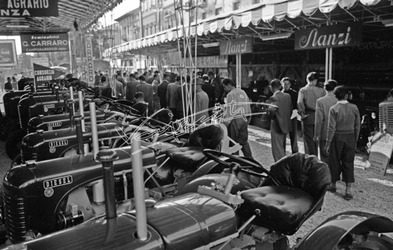 Fiera Campionaria di Vicenza 1953 Meccanizzazione Agricola.