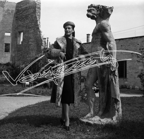 Fiera Campionaria di Vicenza 1950 : Padiglione della lana. Pellicola - negativo bianco e nero fto mm 60x60