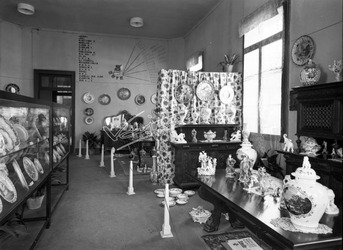 Fiera Campionaria di Vicenza 1948 Stand Ceramiche di Nove Fiera Campionaria di Vicenza 1948 Stand Ceramiche di Nove