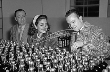 Anna Maria Bugliari Miss Italia 1950 51 Distilleria Fratelli Rossi di Asiago