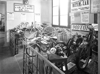 Fiera Campionaria di Vicenza 1948 Stand M.O.T.O.M. e C.A.B.