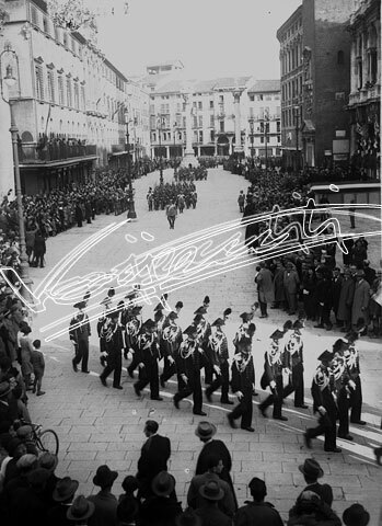 Piazza dei Signori. lastra di vetro - negativo bianco e nero fto mm 90x120