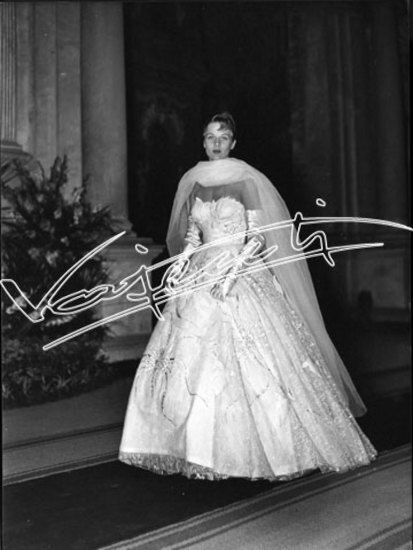 Fiera Campionaria di Vicenza 1951 : Alta Moda al Teatro Olimpico. cartoncino fto 180x240 mm stampa fotografica bianco e nero