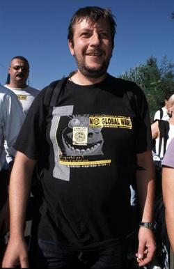 LUCA CASARINI NO GLOBAL