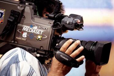 MEDIASET TELECAMERA TELEVISIONE LAVORO