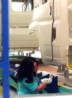 STABILIMENTO SEVEL FIAT VAL DI SANGRO OPERAI INDUSTRIA LAVORO DONNE METALMECCANICI STABILIMENTO SEVEL FIAT VAL DI SANGRO OPERAI INDUSTRIA LAVORO DONNE METALMECCANICI